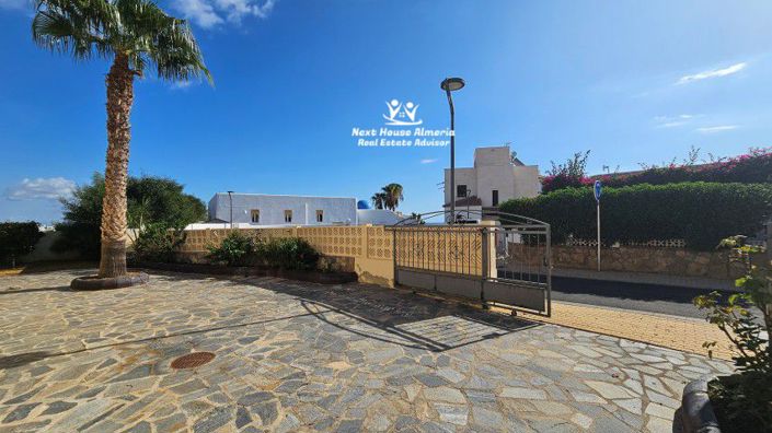 Image No.10-3 Bed Villa for sale