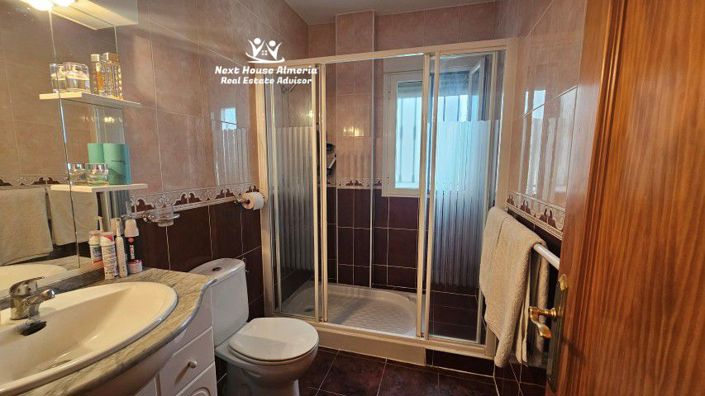 Image No.50-5 Bed Villa for sale