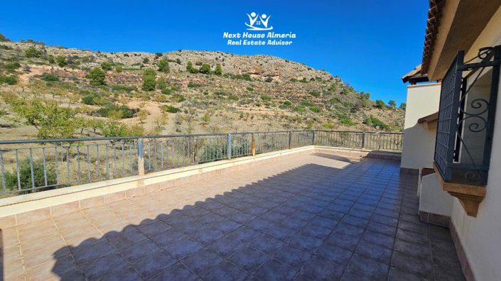 Image No.15-3 Bed Country House for sale