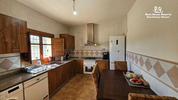 Image No.36-3 Bed Country House for sale