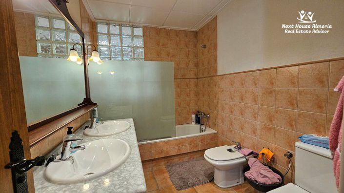 Image No.41-3 Bed Country House for sale