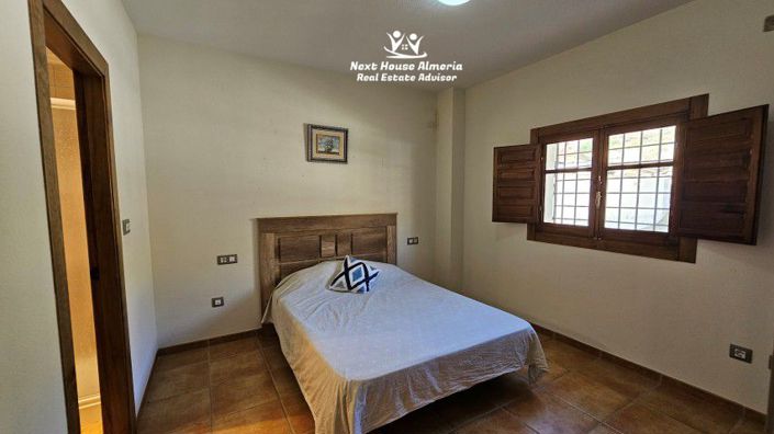 Image No.49-3 Bed Country House for sale