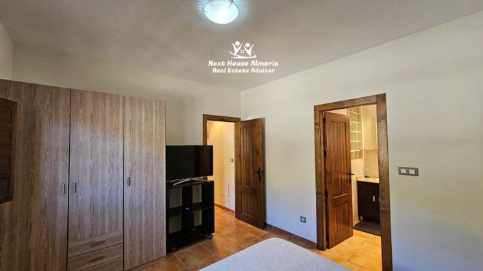 Image No.51-3 Bed Country House for sale