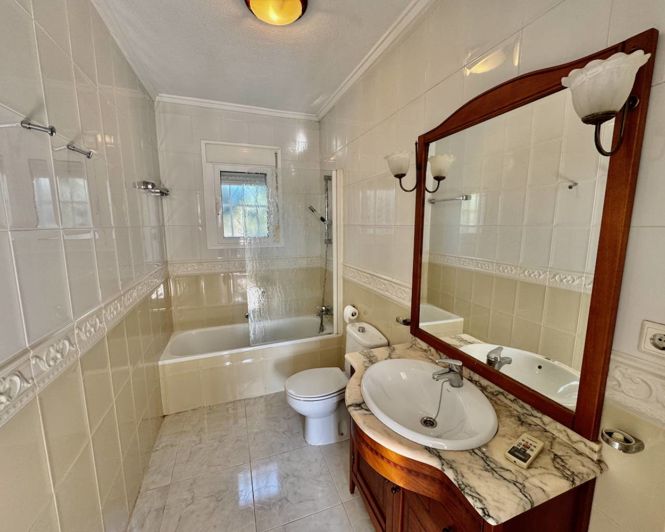 Image No.13-4 Bed Villa for sale