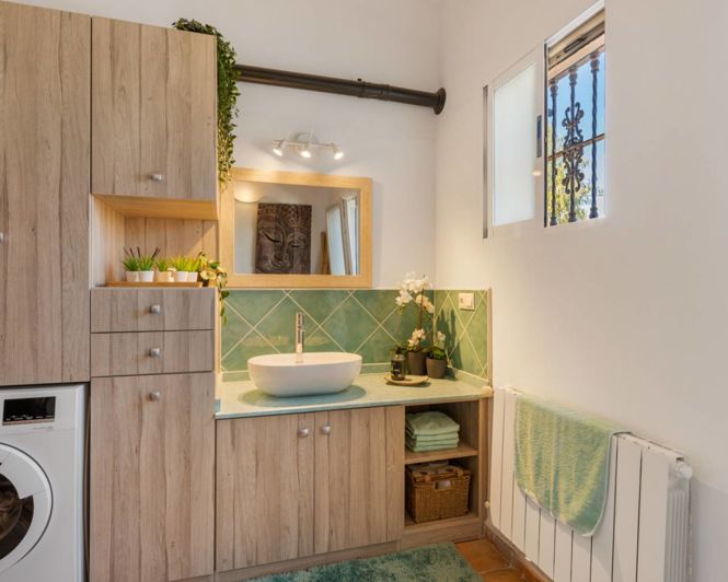 Image No.22-7 Bed Property for sale