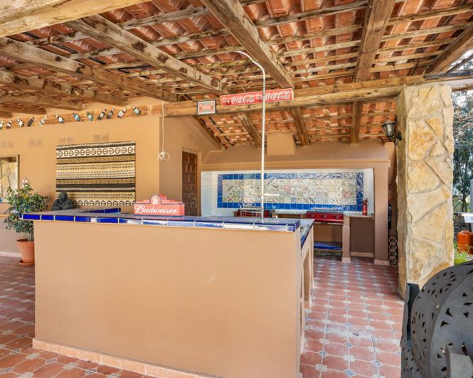 Image No.30-7 Bed Property for sale