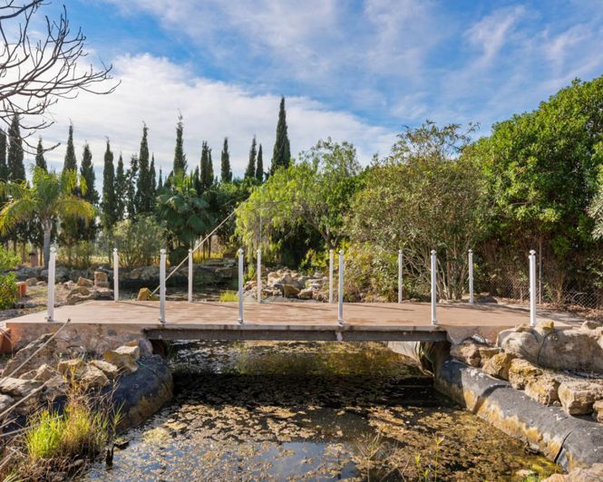 Image No.35-7 Bed Property for sale