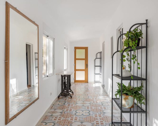 Image No.43-7 Bed Property for sale