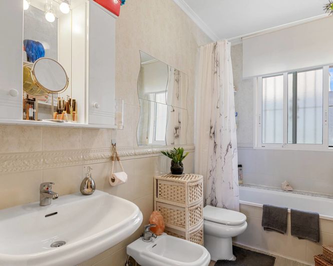 Image No.16-6 Bed Villa for sale