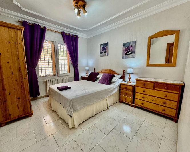 Image No.11-8 Bed Property for sale