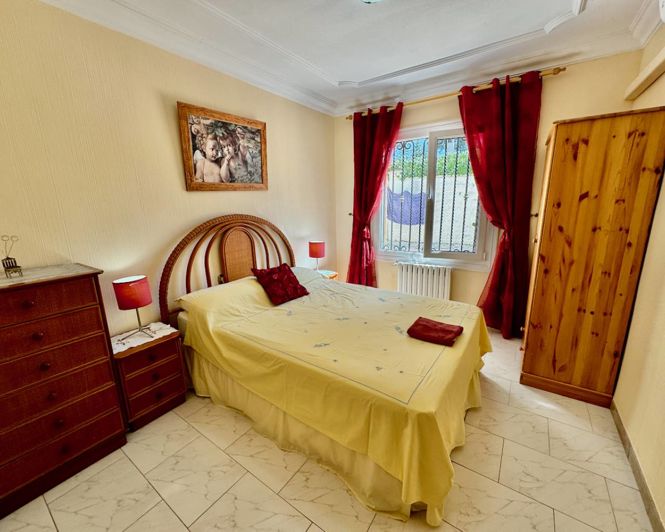 Image No.14-8 Bed Property for sale