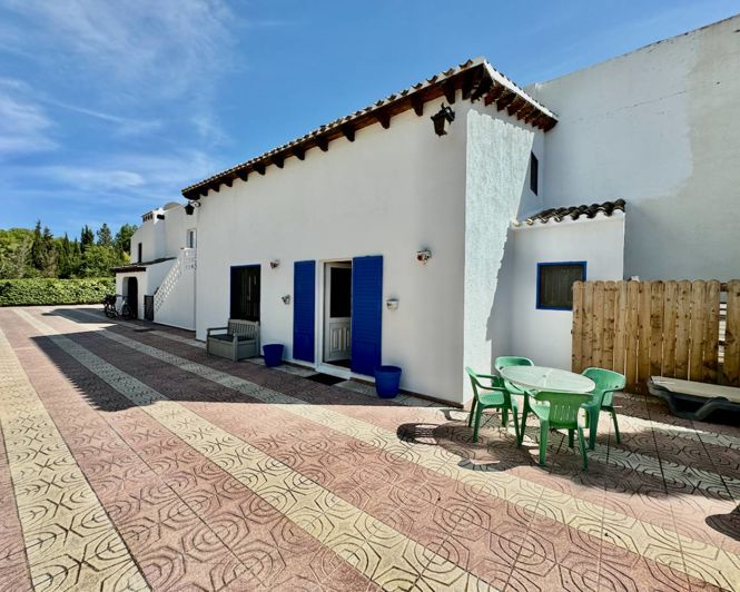 Image No.40-8 Bed Property for sale