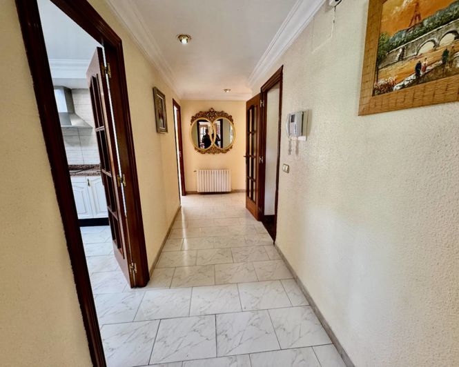 Image No.6-8 Bed Property for sale