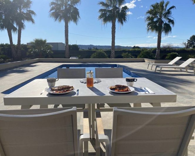 Image No.42-2 Bed Property for sale