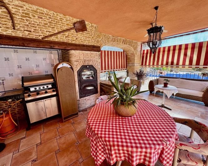 Image No.23-4 Bed Property for sale