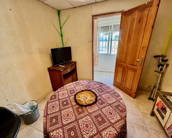 Image No.13-4 Bed Property for sale