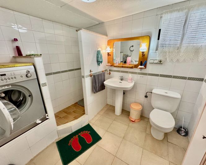 Image No.19-4 Bed Property for sale