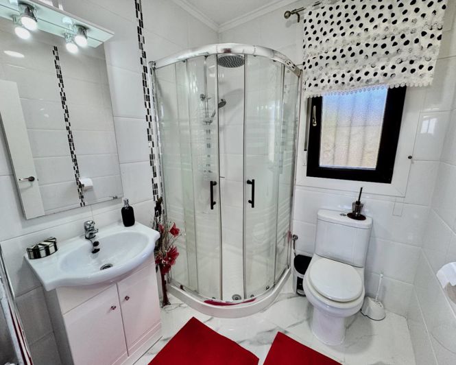 Image No.12-5 Bed Villa for sale