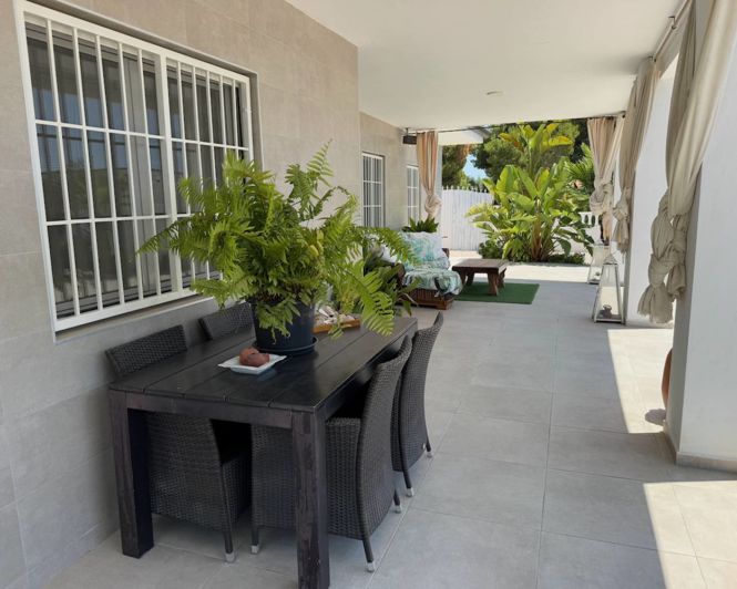 Image No.31-3 Bed Property for sale