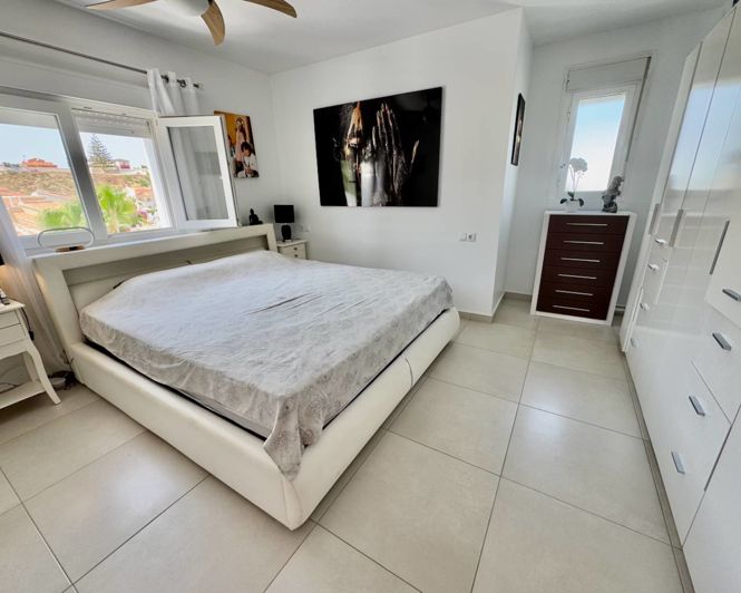 Image No.12-6 Bed Villa for sale