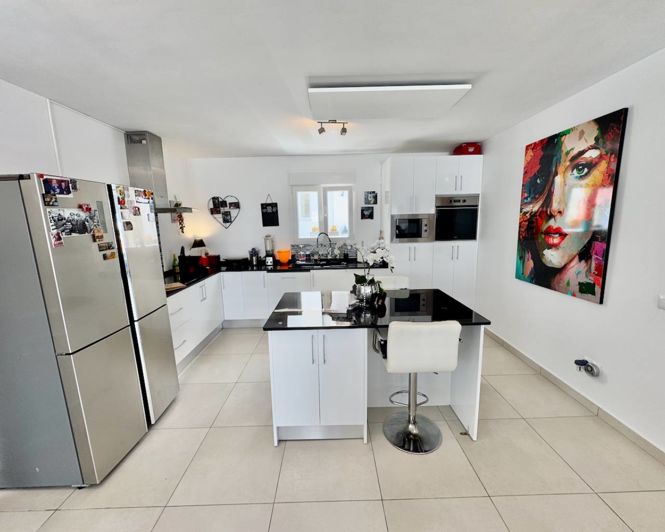 Image No.4-6 Bed Villa for sale