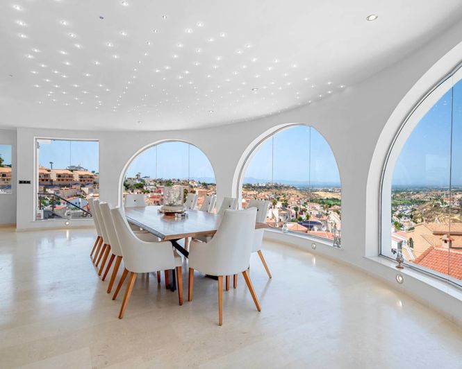 Image No.3-7 Bed Villa for sale