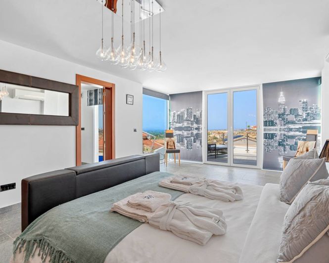 Image No.22-7 Bed Villa for sale