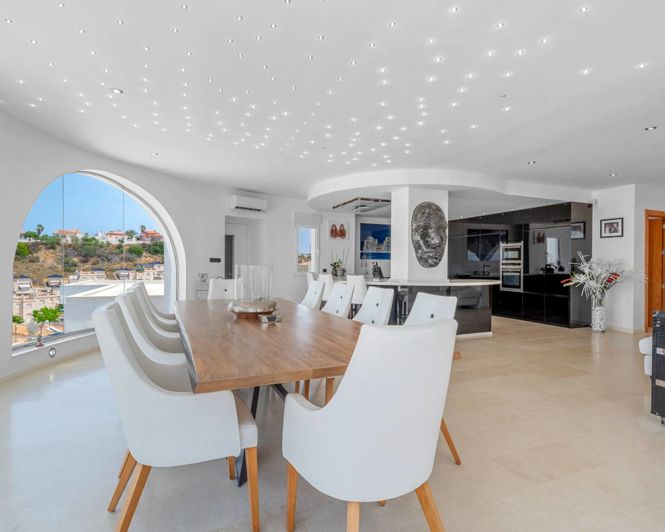 Image No.4-7 Bed Villa for sale