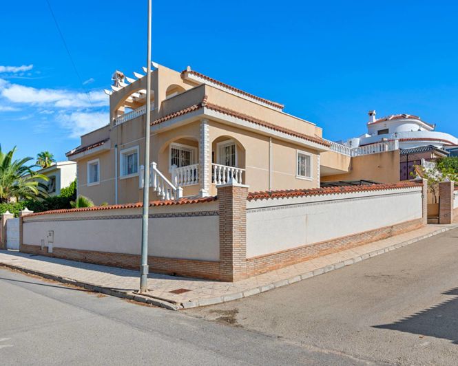 Image No.40-7 Bed Villa for sale