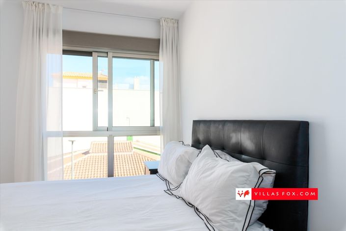 Image No.20-3 Bed Apartment for sale