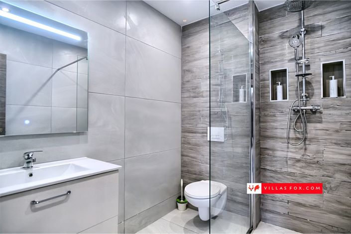 Image No.10-5 Bed Villa for sale