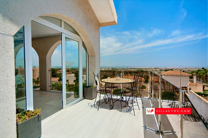 Image No.68-5 Bed Villa for sale