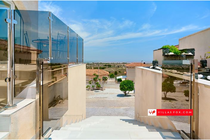 Image No.70-5 Bed Villa for sale