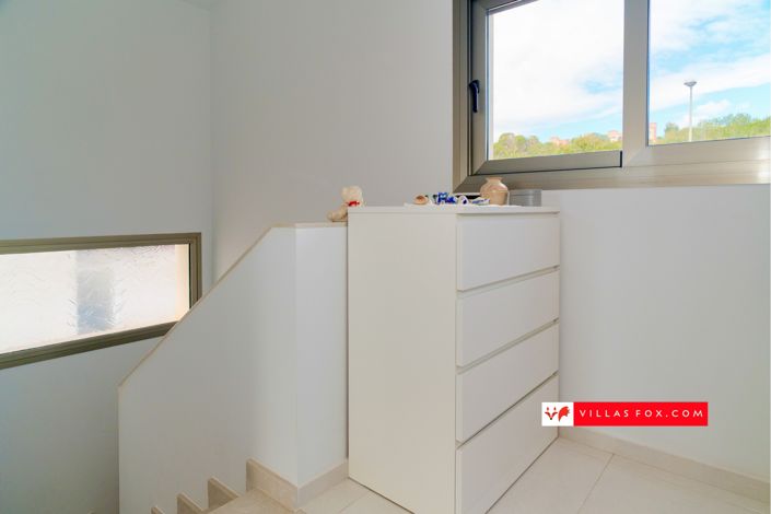 Image No.27-3 Bed Villa for sale