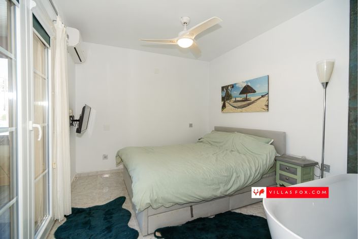 Image No.19-3 Bed Townhouse for sale