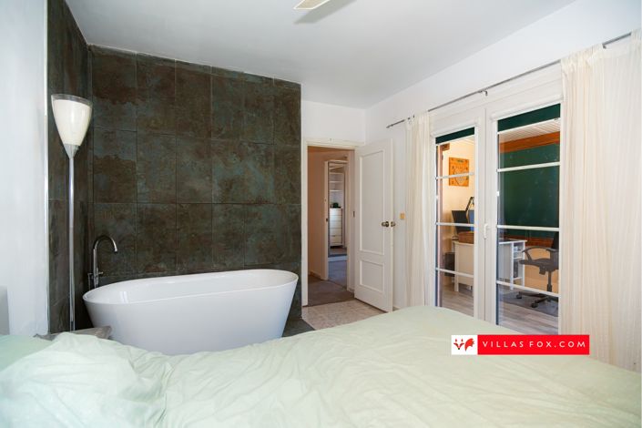 Image No.11-3 Bed Townhouse for sale