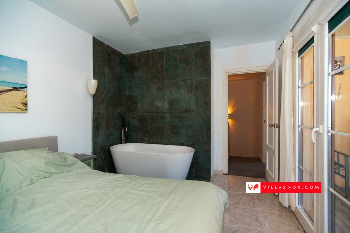 Image No.20-3 Bed Townhouse for sale