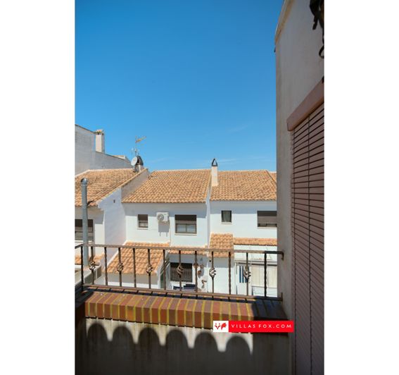 Image No.17-3 Bed Townhouse for sale