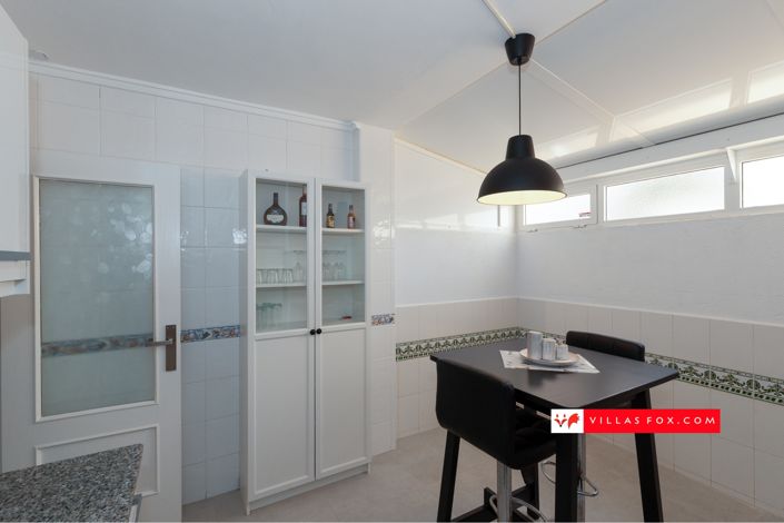 Image No.20-2 Bed Townhouse for sale