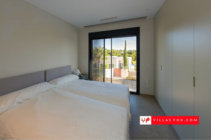 Image No.27-3 Bed Villa for sale