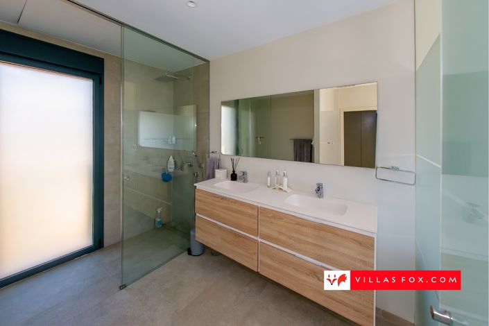 Image No.37-3 Bed Villa for sale