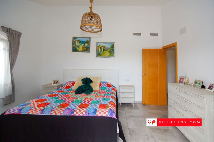 Image No.48-5 Bed Villa for sale