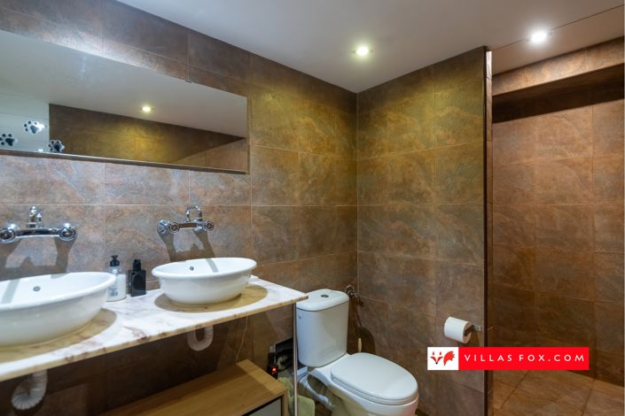 Image No.32-3 Bed Townhouse for sale