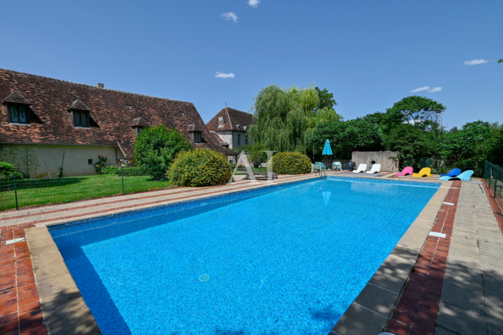 Image No.2-14 Bed Property for sale