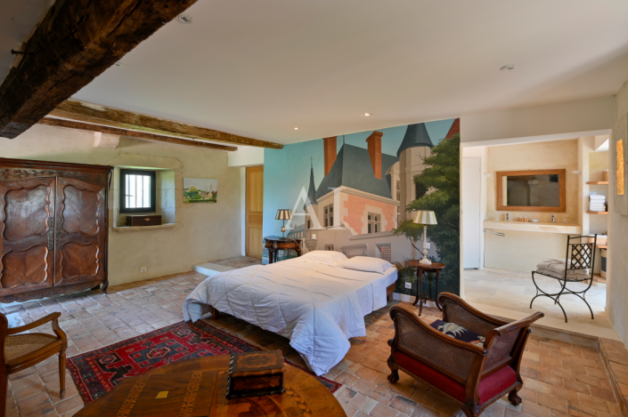 Image No.10-14 Bed Property for sale