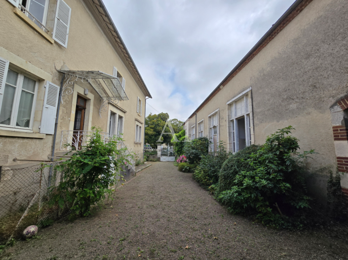 Image No.10-7 Bed House for sale