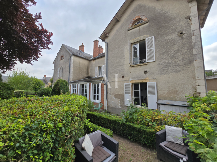Image No.1-7 Bed House for sale