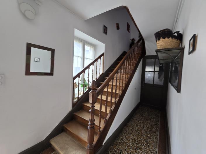 Image No.11-7 Bed House for sale