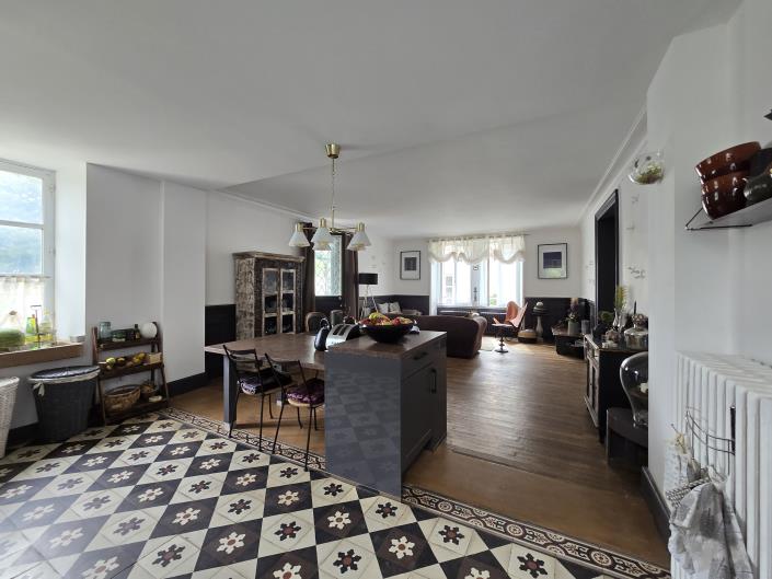 Image No.13-7 Bed House for sale