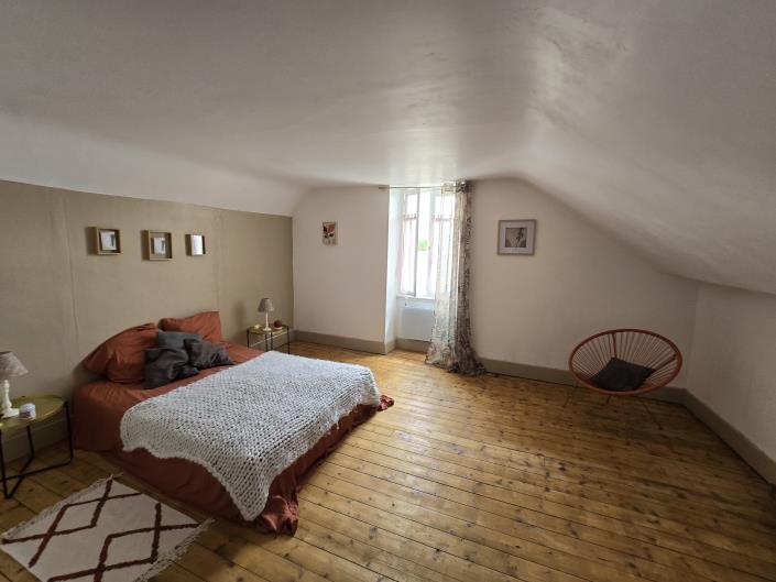 Image No.22-7 Bed House for sale